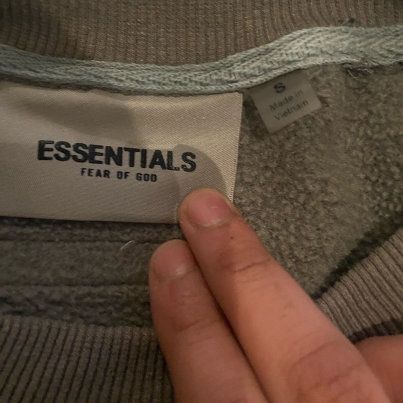 Essential size Small hoodie but fits oversize a little bit - Picture 3 of 3